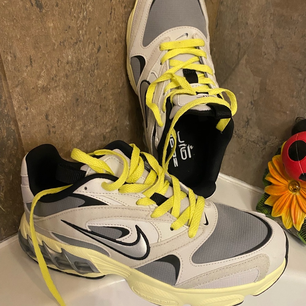 Nike Cream, Gray & Yellow Athletic Sneakers size 7 W, 5 M, 5.5 kids - Picture 2 of 5